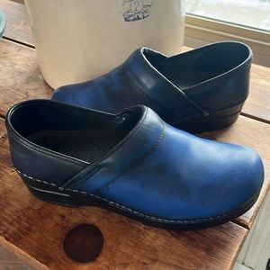 Dansko clogs 39 Blue
